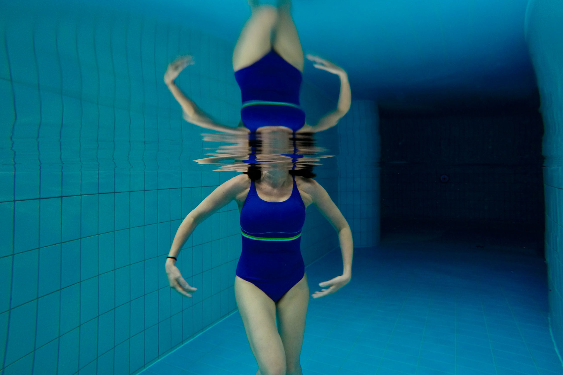 swimming pool Photo by Stefano Zocca